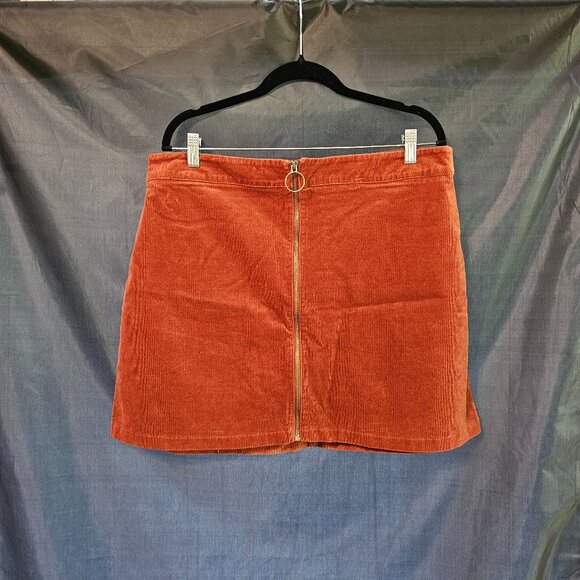 Forever 21 fine wale corduroy skirt. Size 1X - Picture 1 of 4